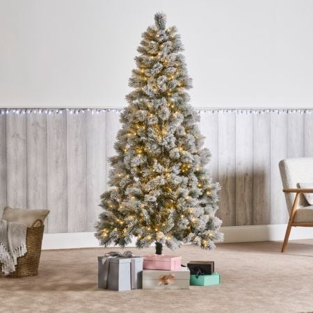 Windsor 5ft Pre-Lit Snow Flocked Spruce Artificial Christmas Tree – Premium Warm Yellow LED Snow-Covered Evergreen